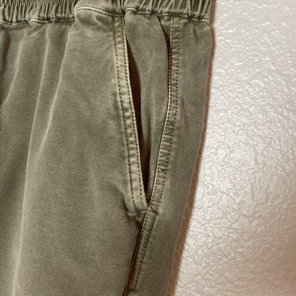 Frame Men’s Drawstring Pant In Army Green. Size L… - image 4